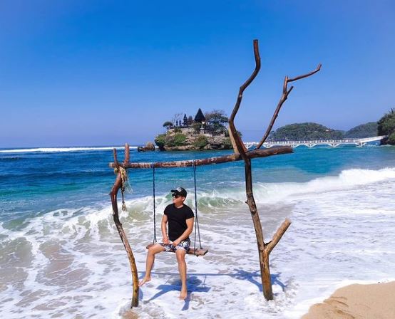 pantai ungapan malang