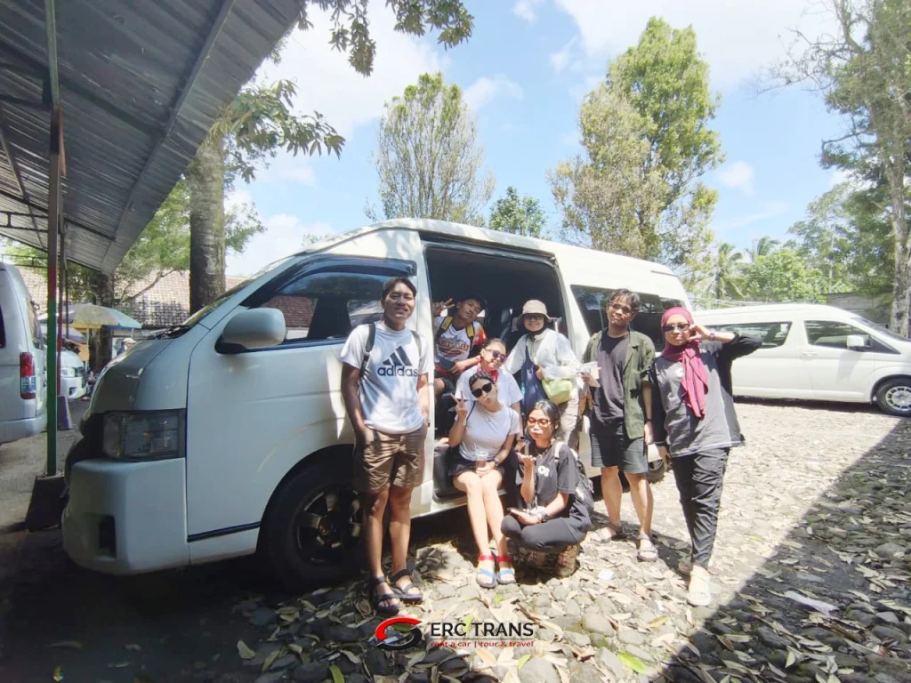 dari surabaya ke tumpak sewu